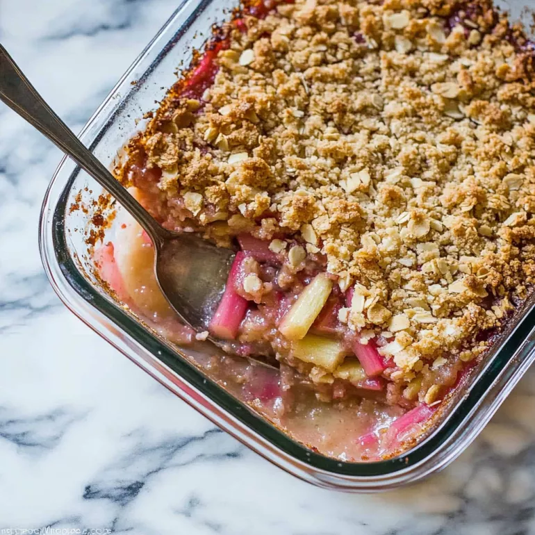 Rhubarb Crisp Delight: A Must-Try Sweet Recipe!